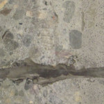 Naprawa pęknięcia w posadzce betonowej